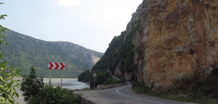 Cu masina prin Cazanele Dunarii